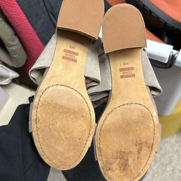 TOMs Heels - Picture 3 of 3